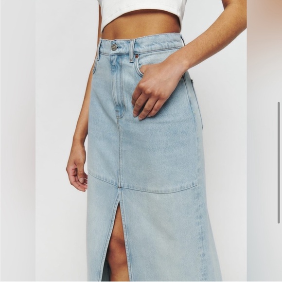 NEW! REFORMATION Tazz Tahoe Light Wash
Denim Maxi Skirt, SIZE 27 1106 - Picture 3 of 9